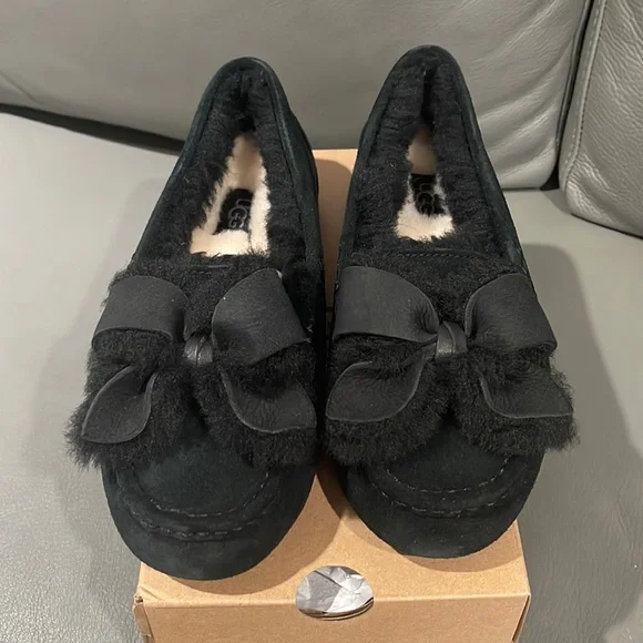 Two Tone Ugg Ansley Slippers With Bow UGG Ansley Bow Glimmer